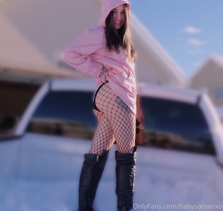 Naakte gelekte OnlyFans-foto van Babysaraxoxo