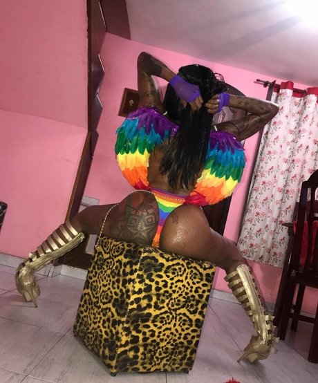 Naakte gelekte OnlyFans-foto van Ines Brasil