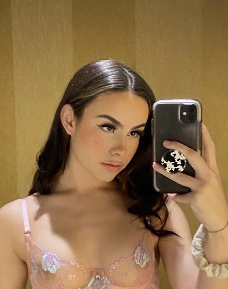 Naakte gelekte OnlyFans-foto van Sofiaspams