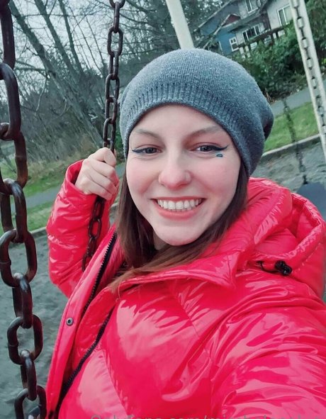 Naakte gelekte OnlyFans-foto van Misshelenalue