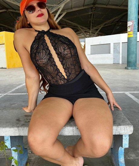 Naakte gelekte OnlyFans-foto van Lorena Ruiva