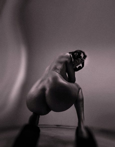 Naakte gelekte OnlyFans-foto van Swallowyoudown