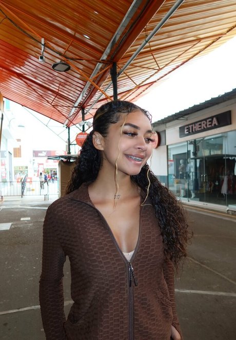 Naakte gelekte OnlyFans-foto van Hannahmarieroyal