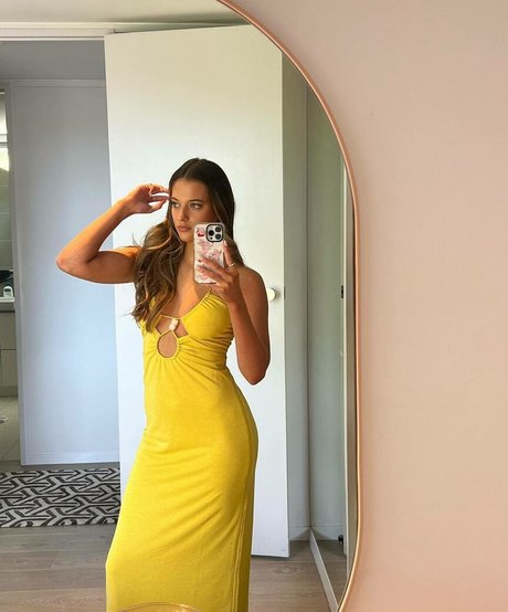 Naakte gelekte OnlyFans-foto van Taya Brooks