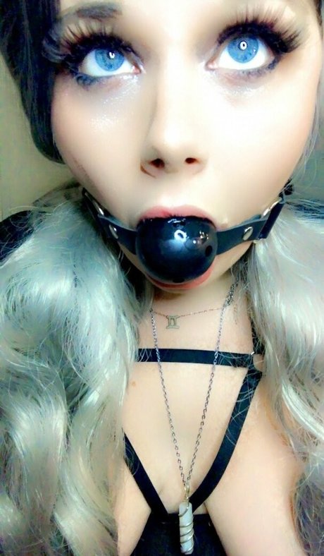Naakte gelekte OnlyFans-foto van Moonmomma369