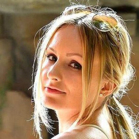 Naakte gelekte OnlyFans-foto van Giselle Rae