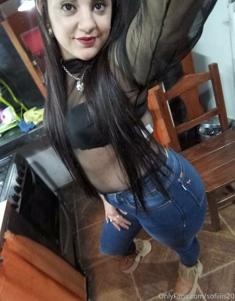 Naakte gelekte OnlyFans-foto van Viperlatina