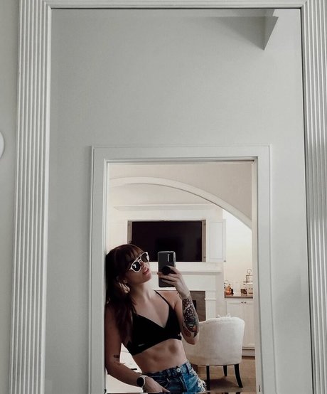 Naakte gelekte OnlyFans-foto van Bundaddy