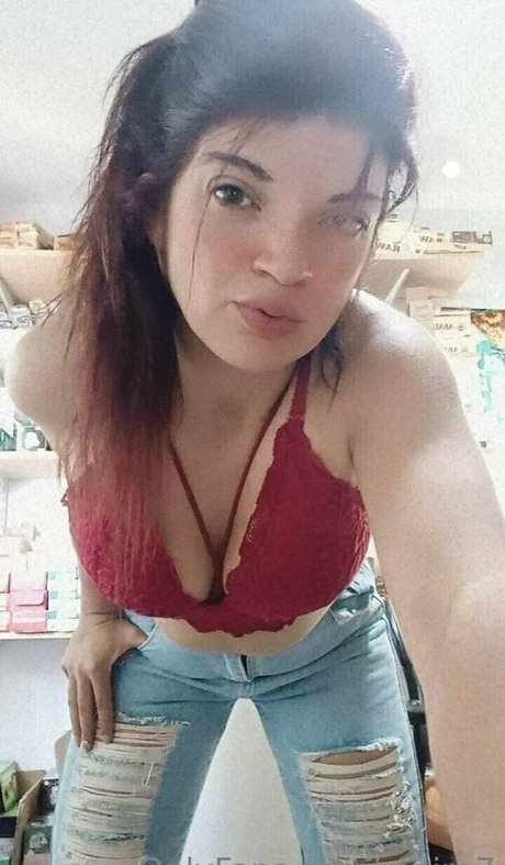 Naakte gelekte OnlyFans-foto van Maira7
