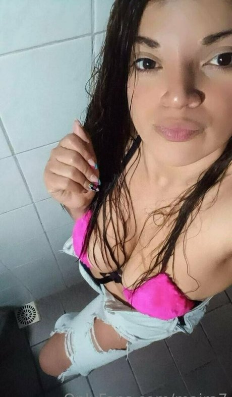 Naakte gelekte OnlyFans-foto van Maira7