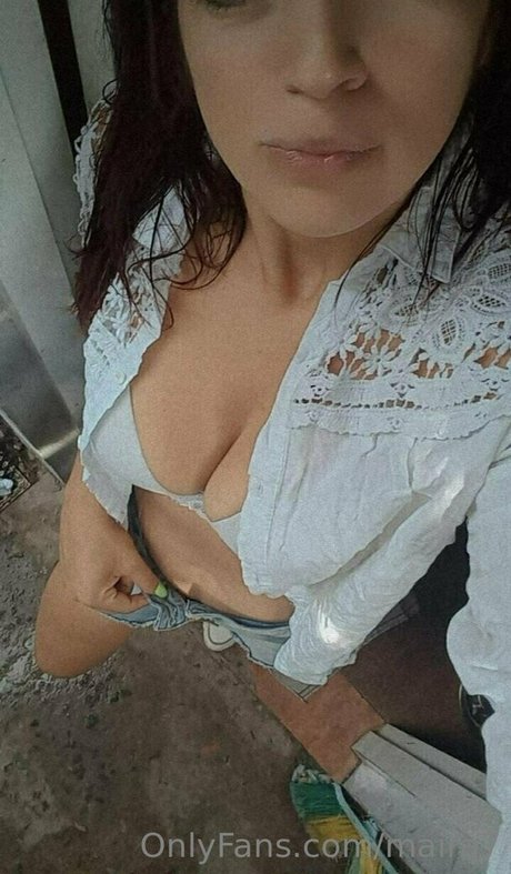 Naakte gelekte OnlyFans-foto van Maira7