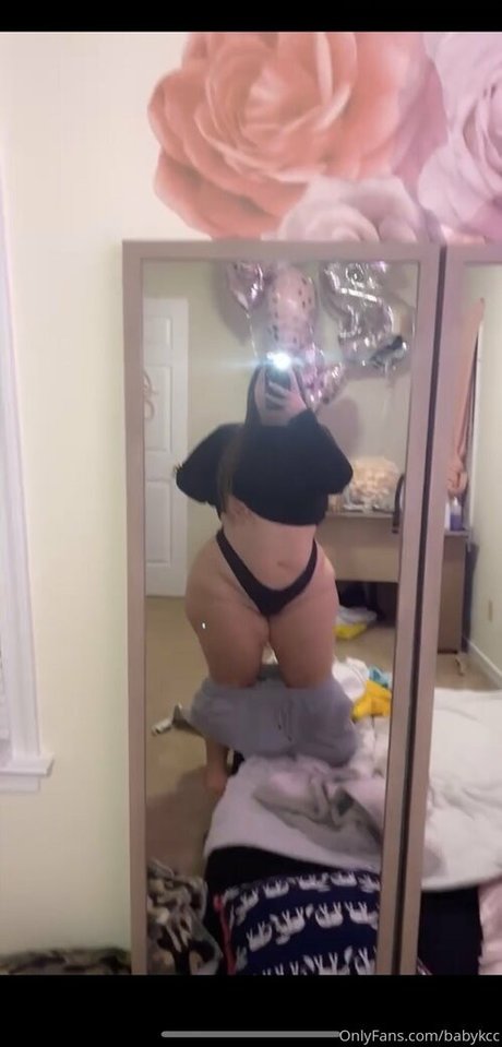 Naakte gelekte OnlyFans-foto van Babykcc