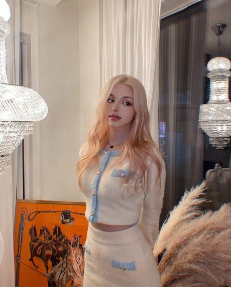 Naakte gelekte OnlyFans-foto van Elina Karimova