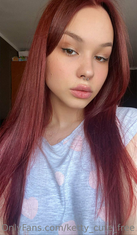 Naakte gelekte OnlyFans-foto van Kettycutefree