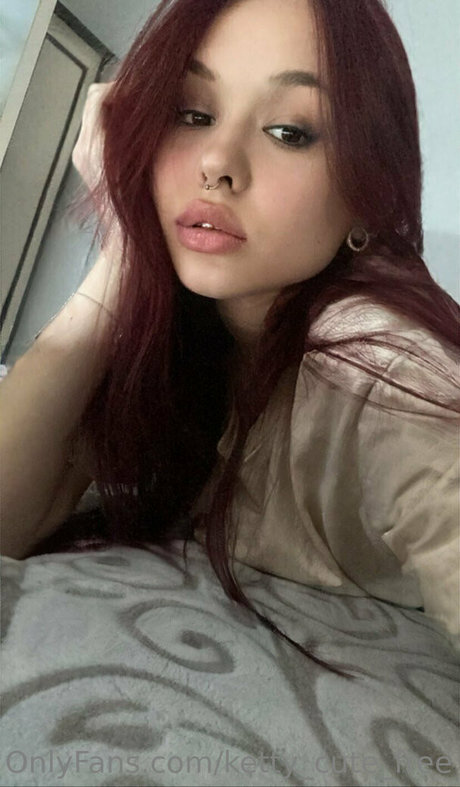 Naakte gelekte OnlyFans-foto van Kettycutefree
