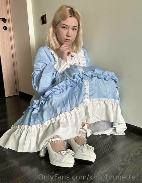 Naakte gelekte OnlyFans-foto van Kirabrunette1