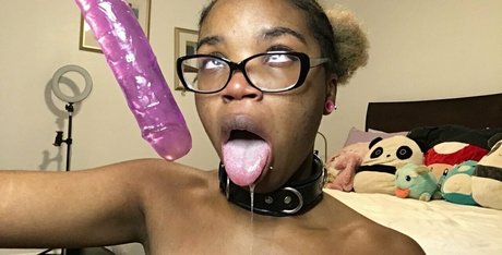 Naakte gelekte OnlyFans-foto van Thenovapandafree