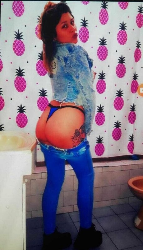 Naakte gelekte OnlyFans-foto van Lunaestrella10
