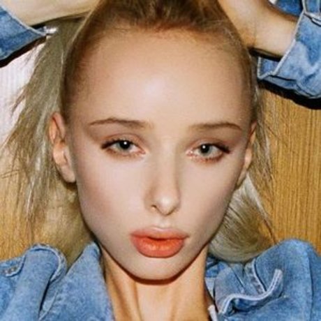 Naakte gelekte OnlyFans-foto van Lola Bunny
