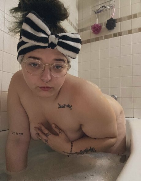 Naakte gelekte OnlyFans-foto van Pipermedown
