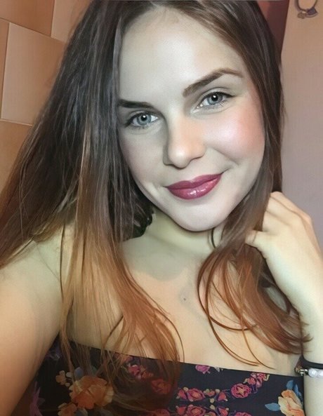 Naakte gelekte OnlyFans-foto van Bellaalice