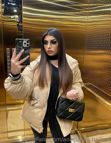 Naakte gelekte OnlyFans-foto van Anastasiiabaileys