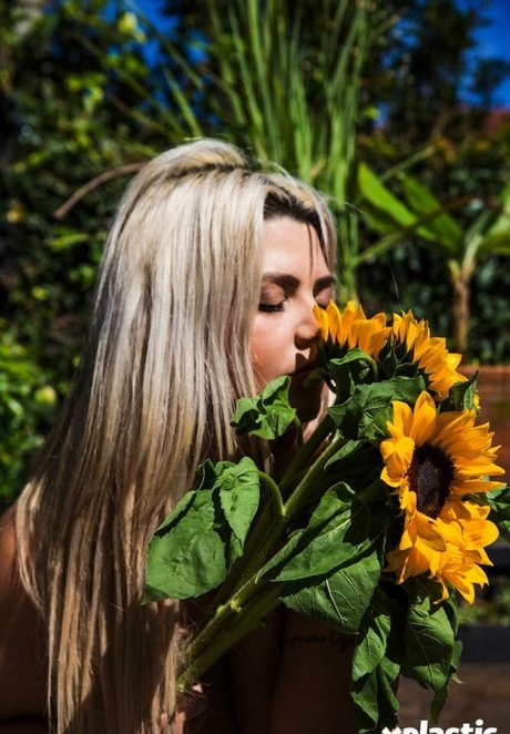 Naakte gelekte OnlyFans-foto van Debora Porto