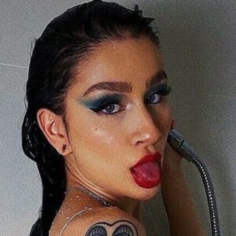 Naakte gelekte OnlyFans-foto van Agata Dziarma
