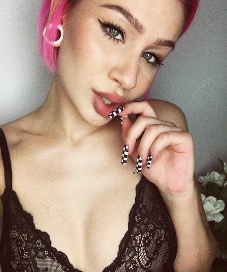 Naakte gelekte OnlyFans-foto van Agata Dziarma
