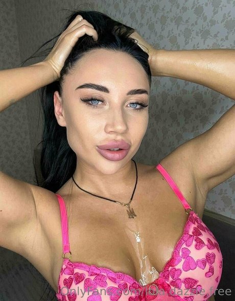 Naakte gelekte OnlyFans-foto van Loladazzlefree