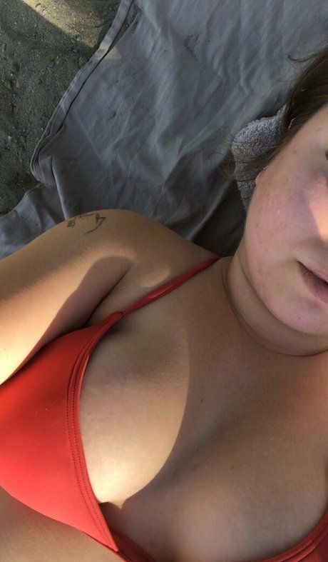 Naakte gelekte OnlyFans-foto van Haileyyrae