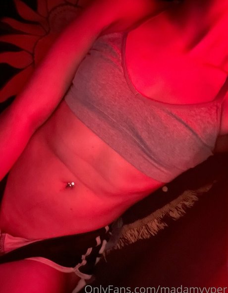 Naakte gelekte OnlyFans-foto van Madamvyper