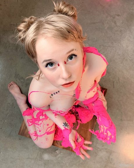 Naakte gelekte OnlyFans-foto van Faerie