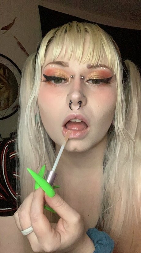 Naakte gelekte OnlyFans-foto van Apothekatie