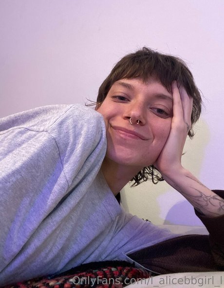 Naakte gelekte OnlyFans-foto van Lalicebbgirll
