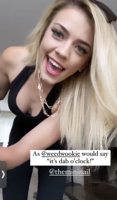 Naakte gelekte OnlyFans-foto van Koala Puffs