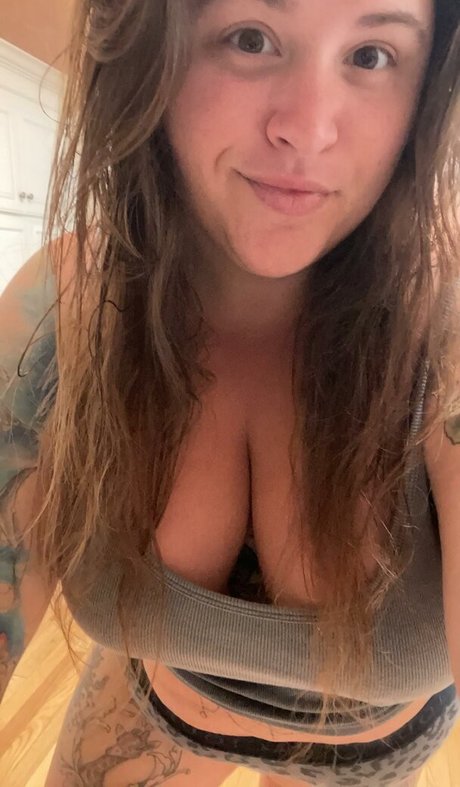 Naakte gelekte OnlyFans-foto van Handfulheather