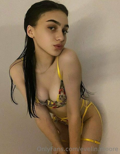 Naakte gelekte OnlyFans-foto van Lovewhip