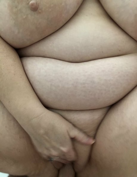 Naakte gelekte OnlyFans-foto van Sophialola34