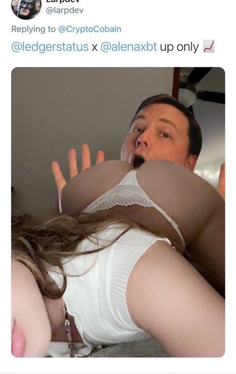 Naakte gelekte OnlyFans-foto van Alenalovesxo