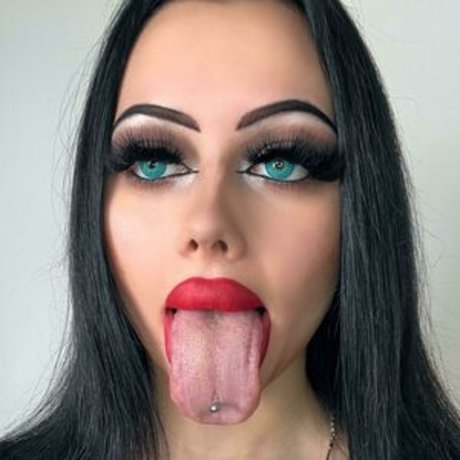 Naakte gelekte OnlyFans-foto van Alison Beth
