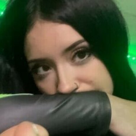 Naakte gelekte OnlyFans-foto van Shilynn Velez