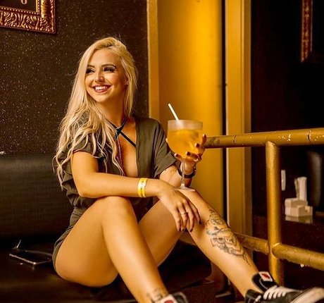 Naakte gelekte OnlyFans-foto van Leticia Ferrazzani