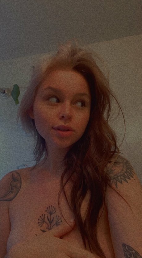 Naakte gelekte OnlyFans-foto van Handj0bzbychelle