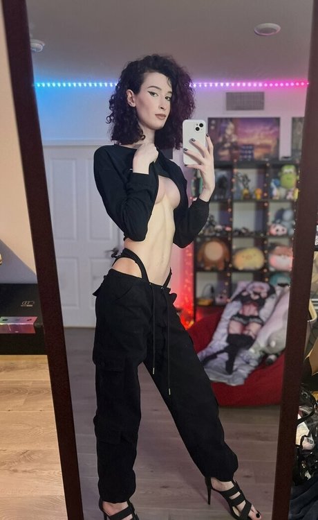 Naakte gelekte OnlyFans-foto van Yishai