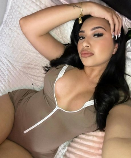 Naakte gelekte OnlyFans-foto van Byspanishcvndy