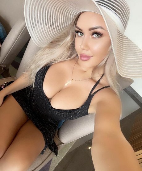 Naakte gelekte OnlyFans-foto van Katerina Bodriagina