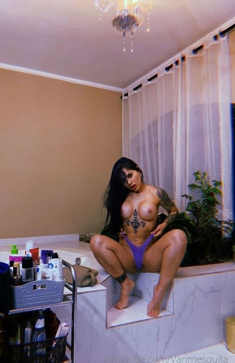 Naakte gelekte OnlyFans-foto van Vanessa Mesquita