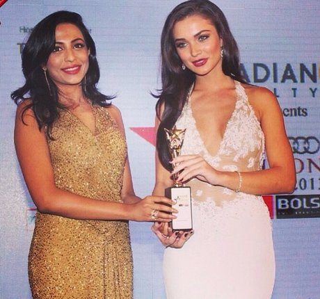 Naakte gelekte OnlyFans-foto van Amy Jackson