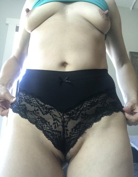 Naakte gelekte OnlyFans-foto van Mrshawtcakes
